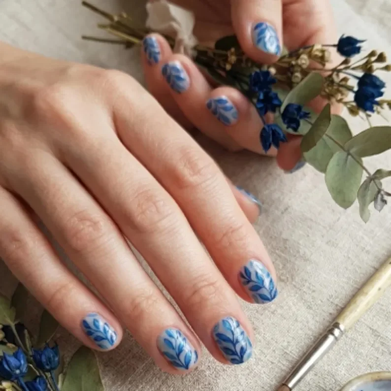 leaf nail design, press on nails, custom press on nails, fake nails, Nails Art, stained glass nails, gold press on nails, 3d press on nails, luxury press on nails, handmade press on nails