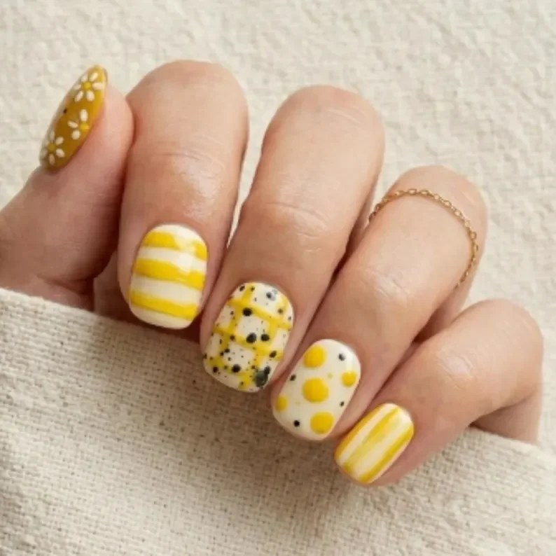 super short nails, summer nail art, press on nails, custom press on nails, fake nails, Nails Art, stained glass nails, gold press on nails, 3d press on nails, luxury press on nails, handmade press on nails