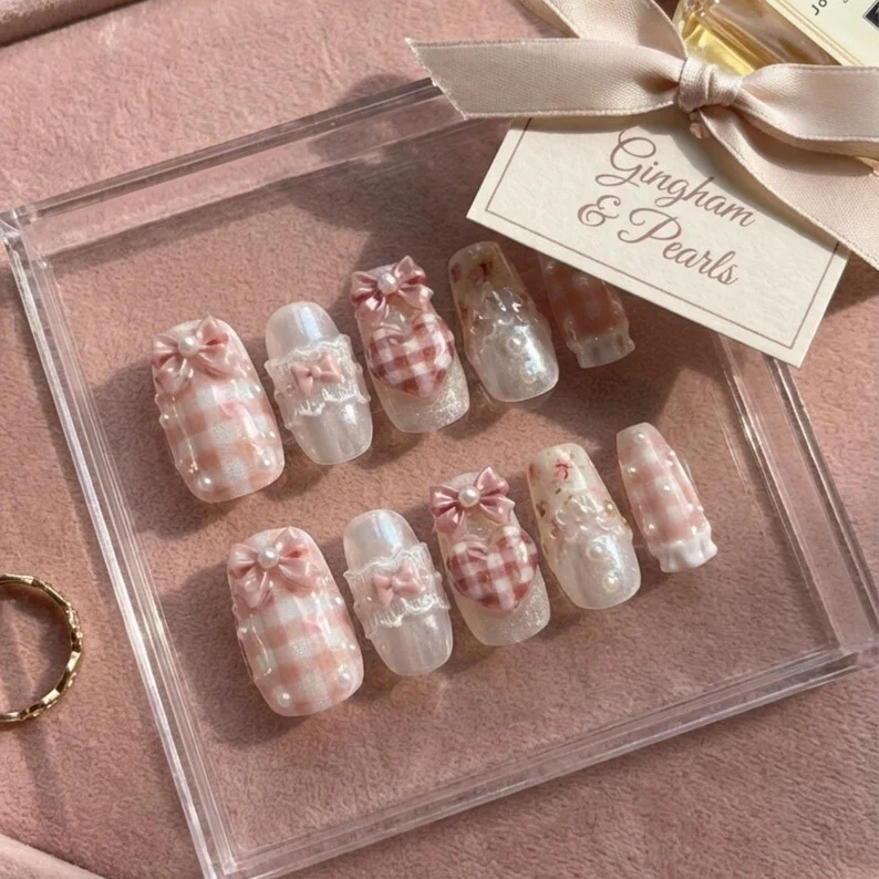 press on nails, custom press on nails, fake nails, Nails Art, stained glass nails, gold press on nails, 3d press on nails, luxury press on nails, handmade press on nails