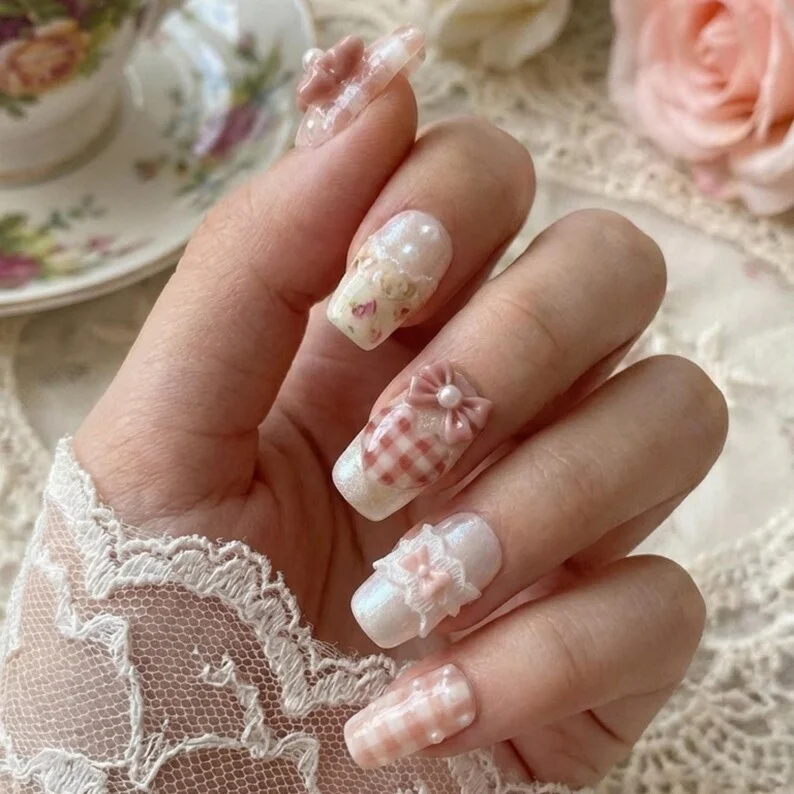 press on nails, custom press on nails, fake nails, Nails Art, stained glass nails, gold press on nails, 3d press on nails, luxury press on nails, handmade press on nails