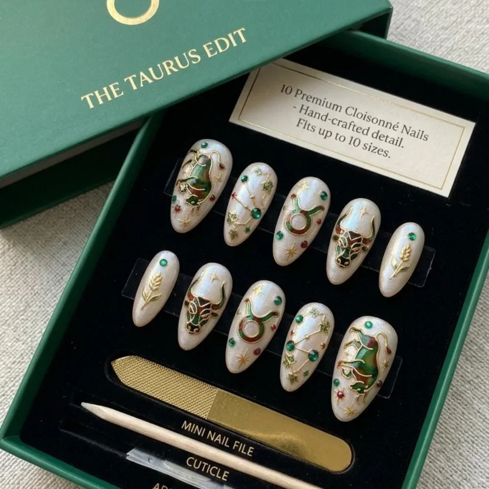 press on nails, custom press on nails, fake nails, Nails Art, stained glass nails, gold press on nails, 3d press on nails, luxury press on nails, handmade press on nails
