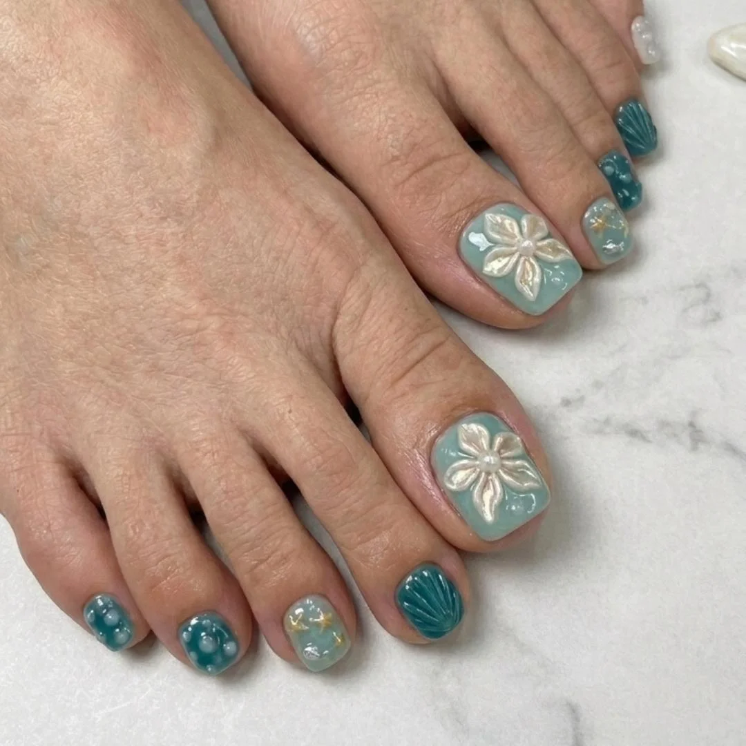 3D sea flower, shell toenails, press on nails, custom press on nails, fake nails, Nails Art, stained glass nails, gold press on nails, 3d press on nails, luxury press on nails, handmade press on nails