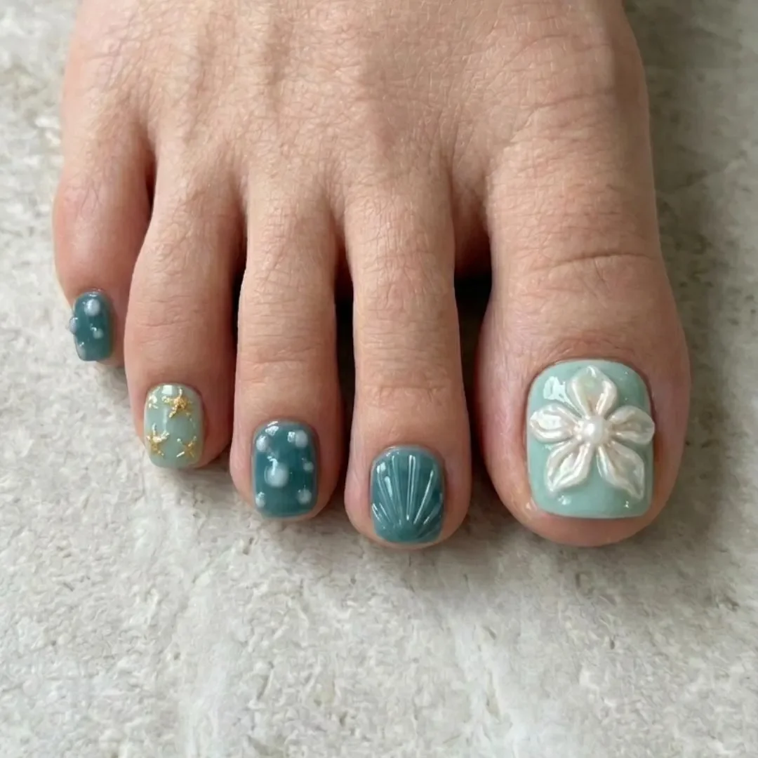 sea shell nails, summer toenails, press on nails, custom press on nails, fake nails, Nails Art, stained glass nails, gold press on nails, 3d press on nails, luxury press on nails, handmade press on nails