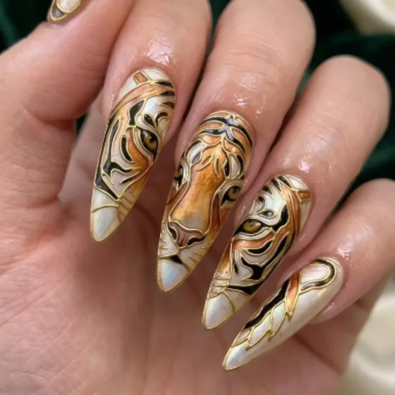 royal tiger nails, hand-painted 3D, press on nails, custom press on nails, fake nails, Nails Art, stained glass nails, gold press on nails, 3d press on nails, luxury press on nails, handmade press on nails