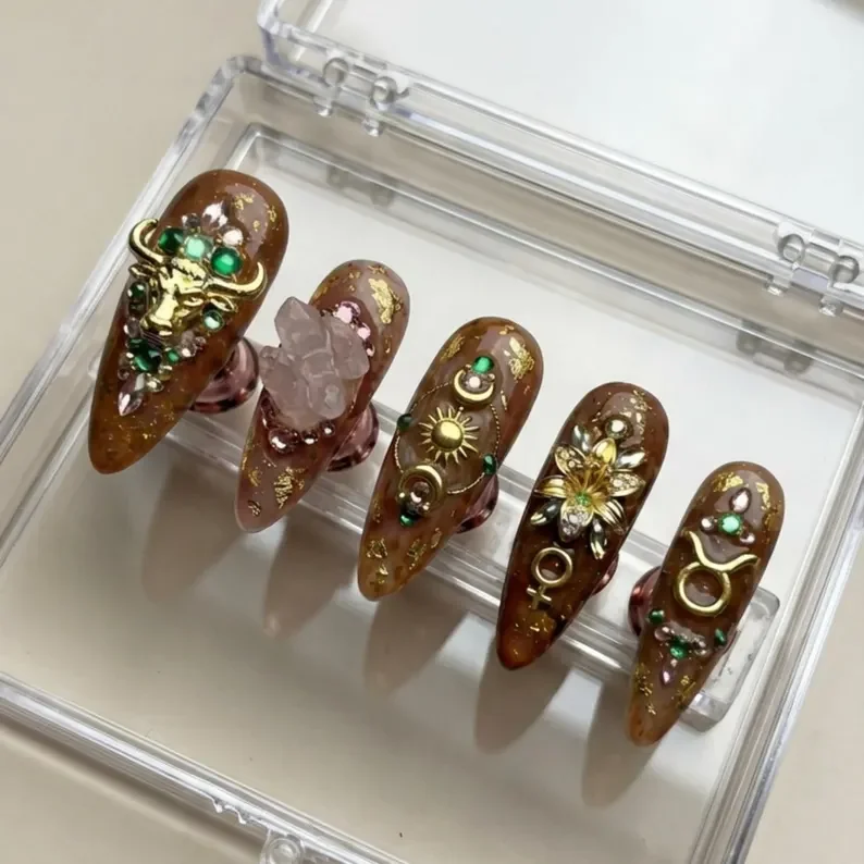 press on nails, custom press on nails, fake nails, Nails Art, stained glass nails, gold press on nails, 3d press on nails, luxury press on nails, handmade press on nails