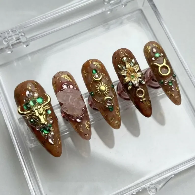 press on nails, custom press on nails, fake nails, Nails Art, stained glass nails, gold press on nails, 3d press on nails, luxury press on nails, handmade press on nails