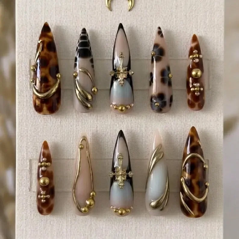 press on nails, custom press on nails, fake nails, Nails Art, stained glass nails, gold press on nails, 3d press on nails, luxury press on nails, handmade press on nails