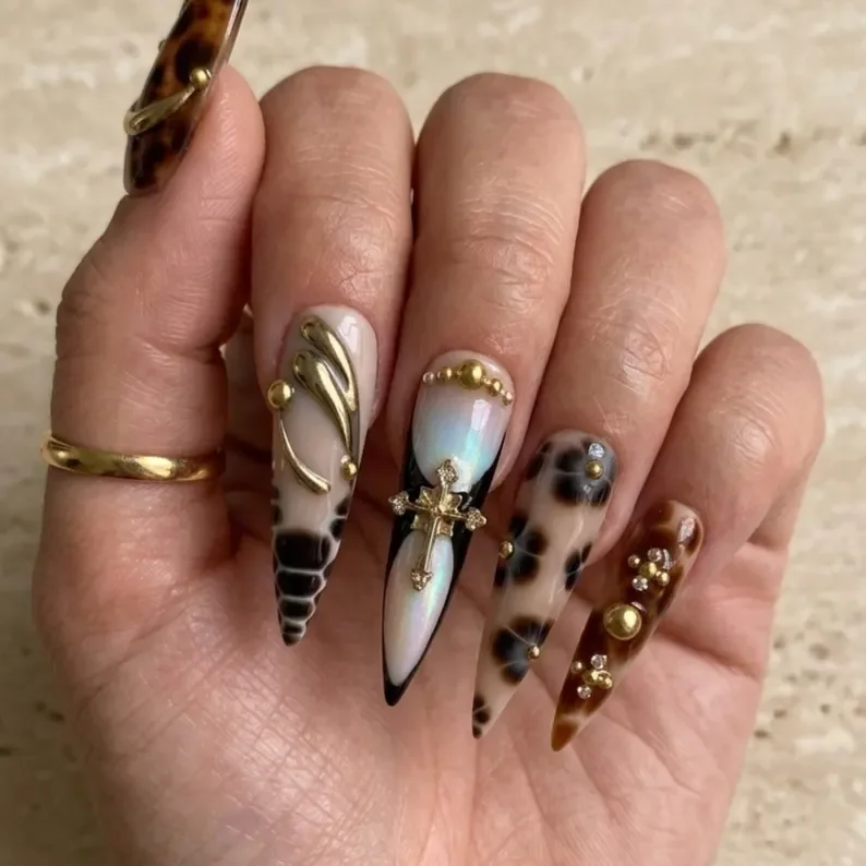 press on nails, custom press on nails, fake nails, Nails Art, stained glass nails, gold press on nails, 3d press on nails, luxury press on nails, handmade press on nails