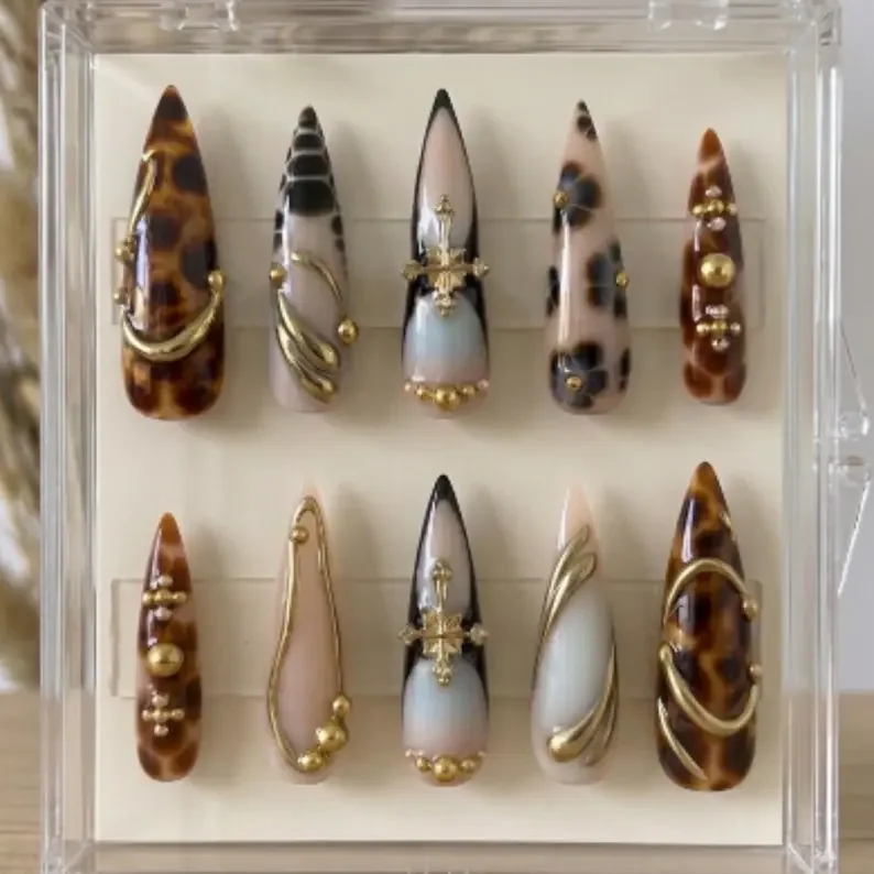 press on nails, custom press on nails, fake nails, Nails Art, stained glass nails, gold press on nails, 3d press on nails, luxury press on nails, handmade press on nails