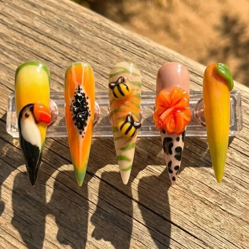 3D toucan art, bee nail design, press on nails, custom press on nails, fake nails, Nails Art, stained glass nails, gold press on nails, 3d press on nails, luxury press on nails, handmade press on nails
