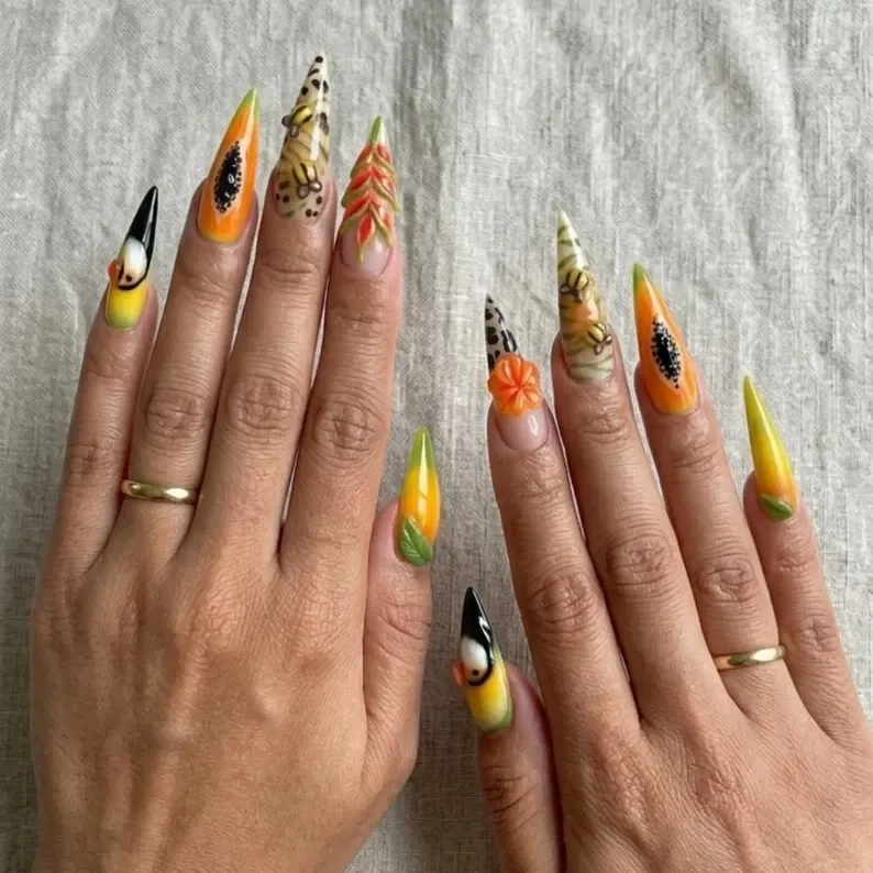 3D toucan art, bee nail design, press on nails, custom press on nails, fake nails, Nails Art, stained glass nails, gold press on nails, 3d press on nails, luxury press on nails, handmade press on nails