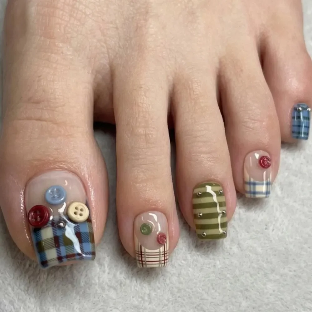 quirky checkered, checkered pedi, press on nails, custom press on nails, fake nails, Nails Art, stained glass nails, gold press on nails, 3d press on nails, luxury press on nails, handmade press on nails