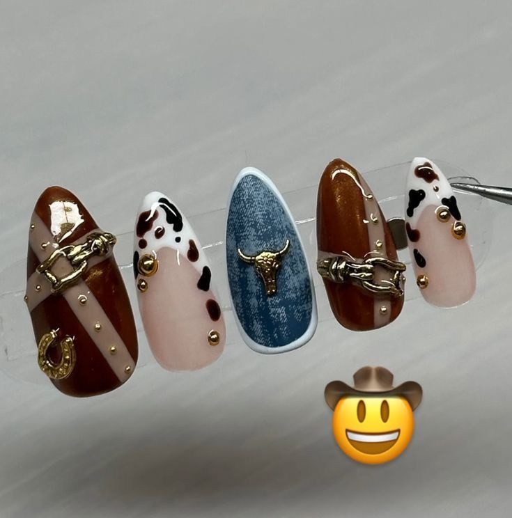 press on nails, custom press on nails, fake nails, Nails Art, stained glass nails, gold press on nails, 3d press on nails, luxury press on nails, handmade press on nails