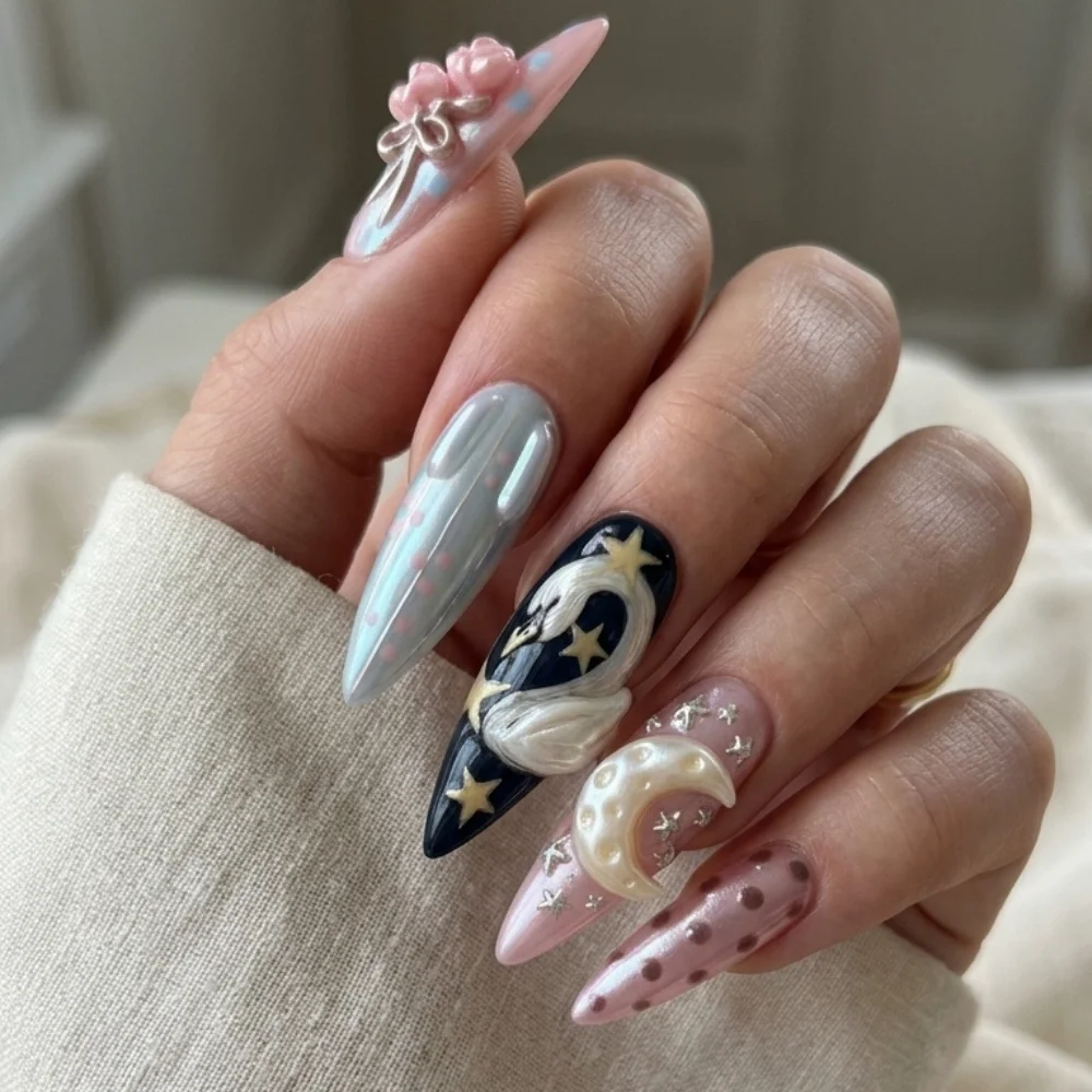 handmade nails, press on nails, custom press on nails, fake nails, Nails Art, stained glass nails, gold press on nails, 3d press on nails, luxury press on nails, handmade press on nails