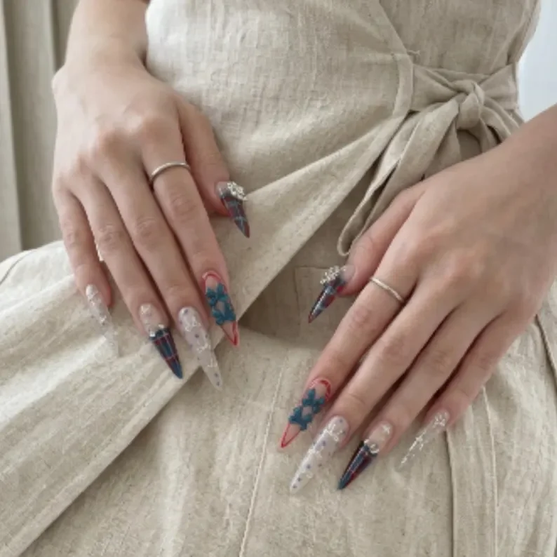 press on nails, custom press on nails, fake nails, Nails Art, stained glass nails, gold press on nails, 3d press on nails, luxury press on nails, handmade press on nails