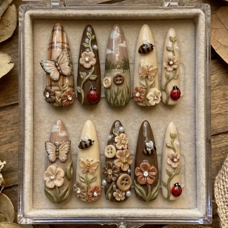 woodland fairy nails, press on nails, custom press on nails, fake nails, Nails Art, stained glass nails, gold press on nails, 3d press on nails, luxury press on nails, handmade press on nails