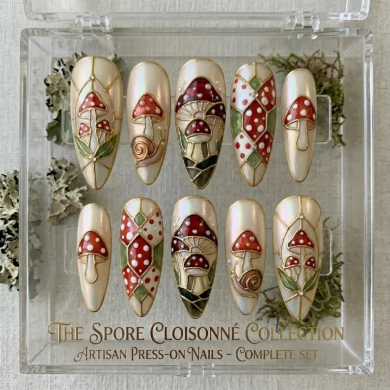 woodland themed nails, woodland glass nails, press on nails, custom press on nails, fake nails, Nails Art, stained glass nails, gold press on nails, 3d press on nails, luxury press on nails, handmade press on nails