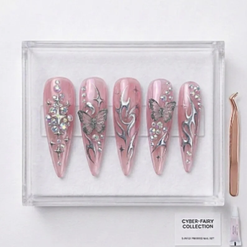 Sigilism Nail Art, 4 Color Nails, press on nails, custom press on nails, fake nails, Nails Art, stained glass nails, gold press on nails, 3d press on nails, luxury press on nails, handmade press on nails