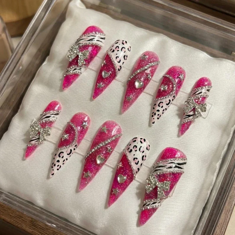 press on nails, custom press on nails, fake nails, Nails Art, stained glass nails, gold press on nails, 3d press on nails, luxury press on nails, handmade press on nails