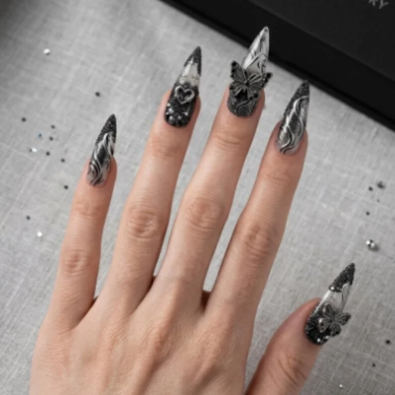 press on nails, custom press on nails, fake nails, Nails Art, stained glass nails, gold press on nails, 3d press on nails, luxury press on nails, handmade press on nails