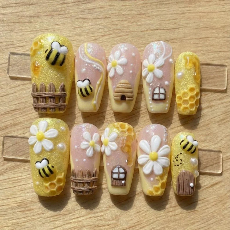 press on nails, custom press on nails, fake nails, Nails Art, stained glass nails, gold press on nails, 3d press on nails, luxury press on nails, handmade press on nails