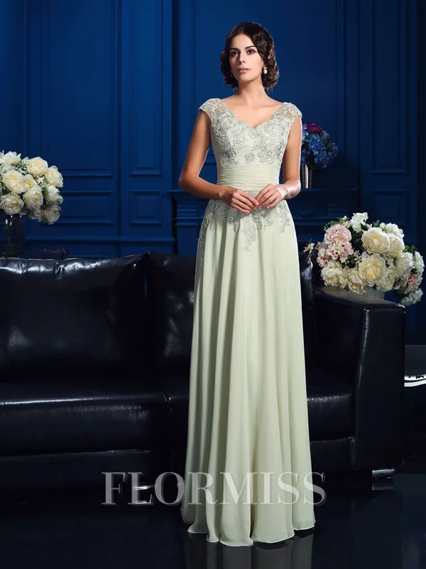 A-Line/Princess V-neck Floor-Length Chiffon Mother of the Bride Dresses With Appliques Lace