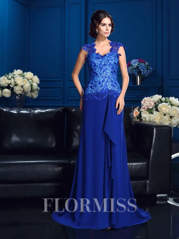 A-Line/Princess V-neck Sweep Train Chiffon Mother of the Bride Dresses With Appliques Lace