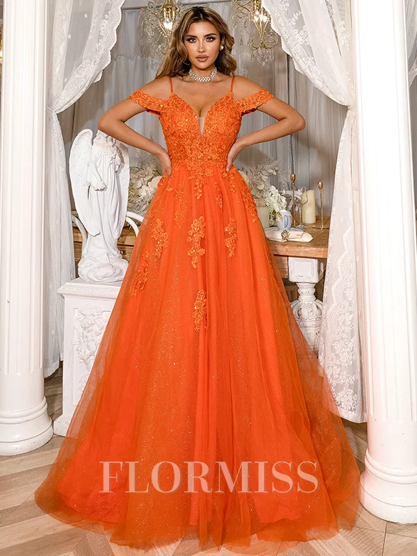 A-Line/Princess Tulle V-neck Appliques Lace Spaghetti Straps Sweep Train Dresses