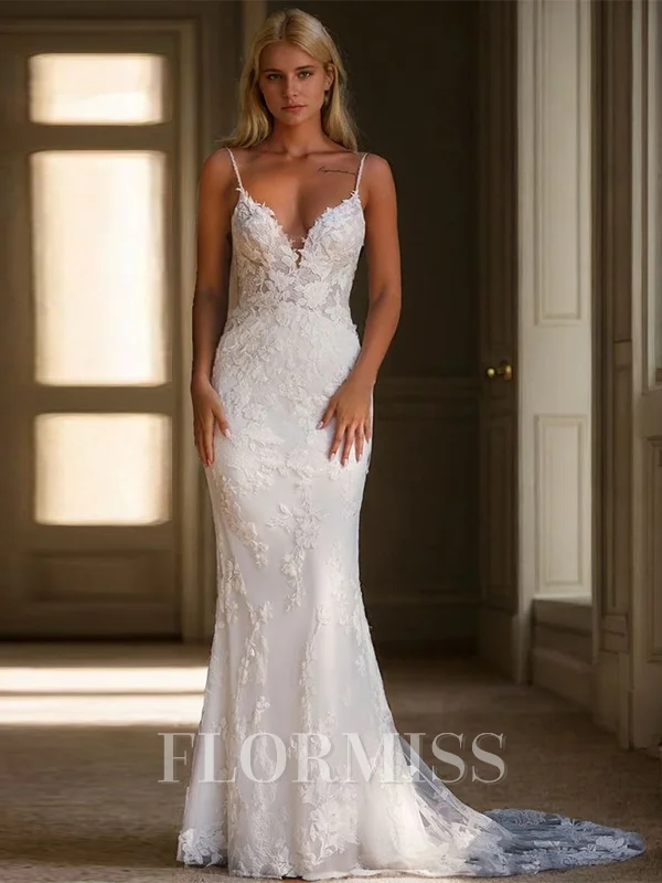Sheath V-neck Appliques Lace Court Train Tulle Wedding Dress