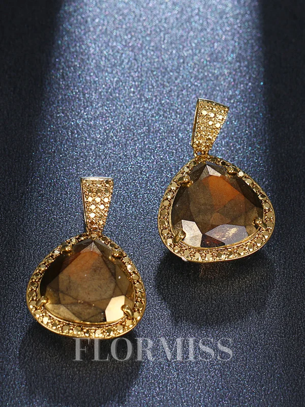 Luxurious Alloy With Rhinestone Earrings