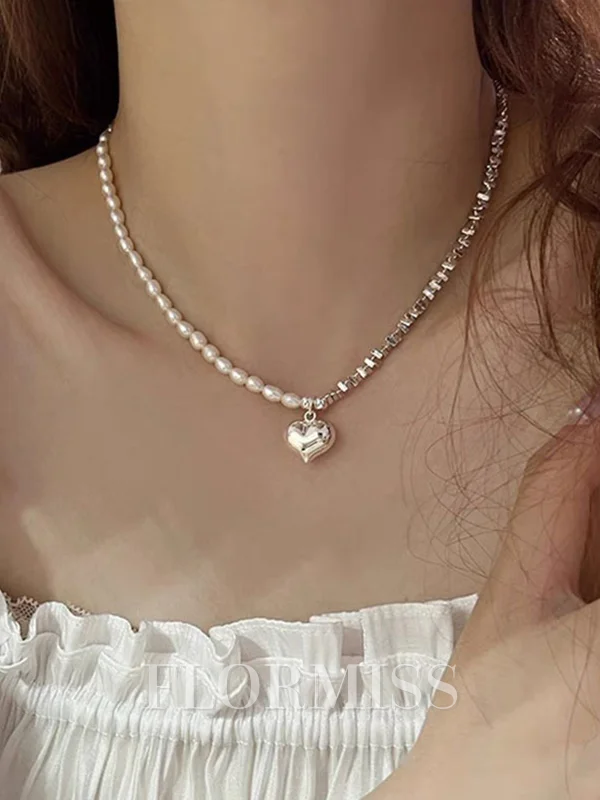 Sweet Metal With Imitation Pearl Necklace