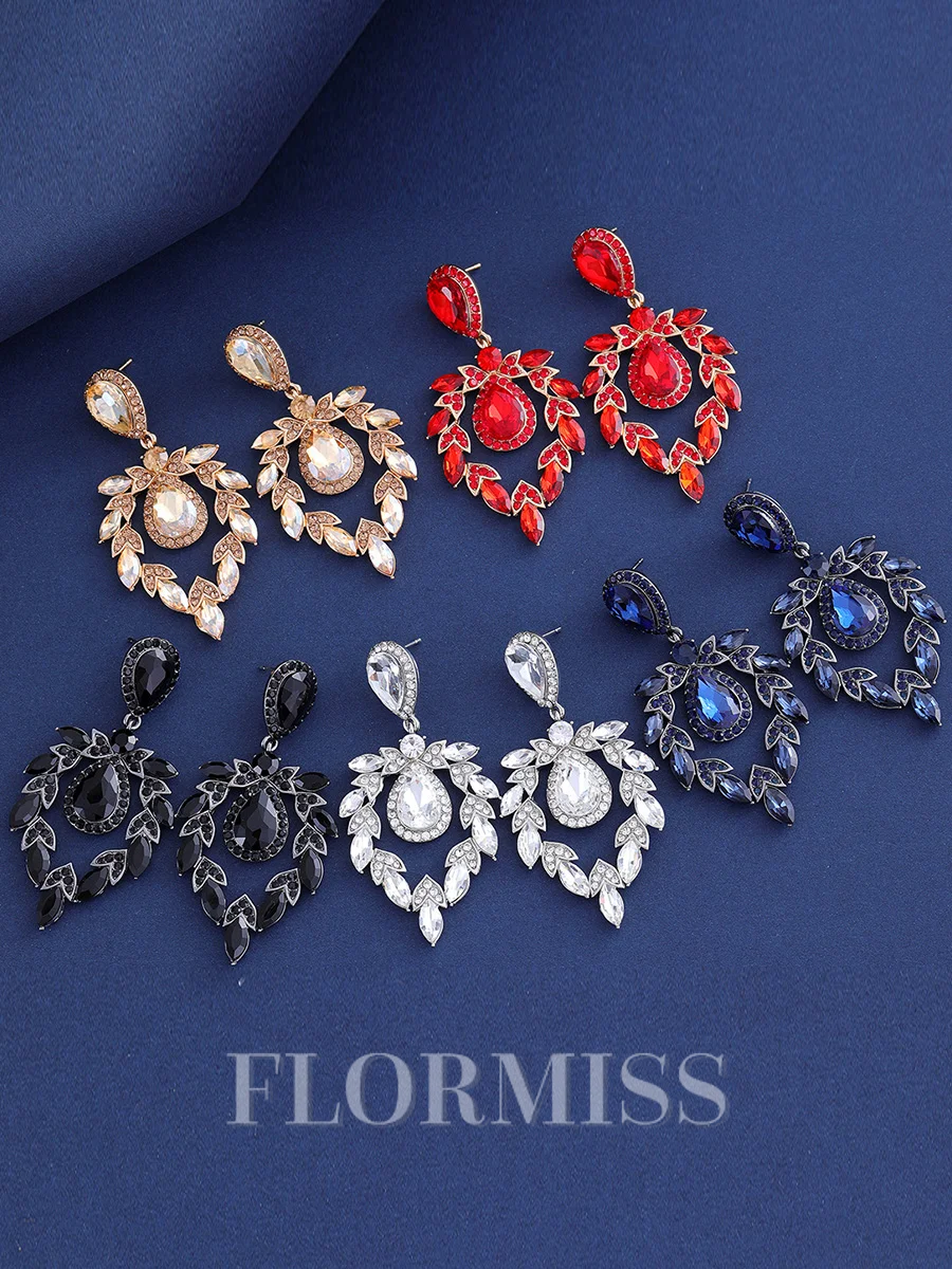 Graceful Alloy With Rhinestone Earrings
