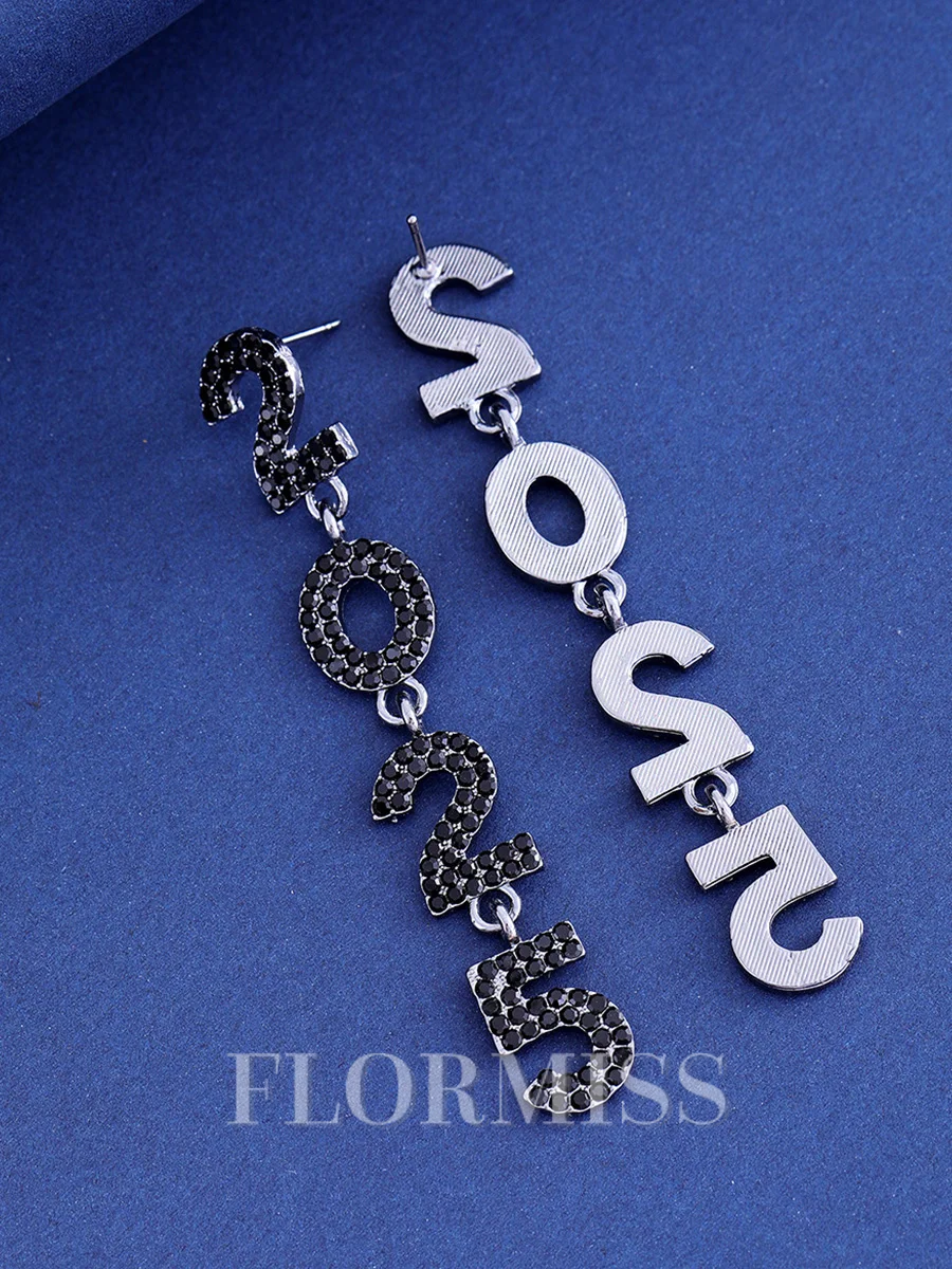 Attractive Alloy With Rhinestone Earrings