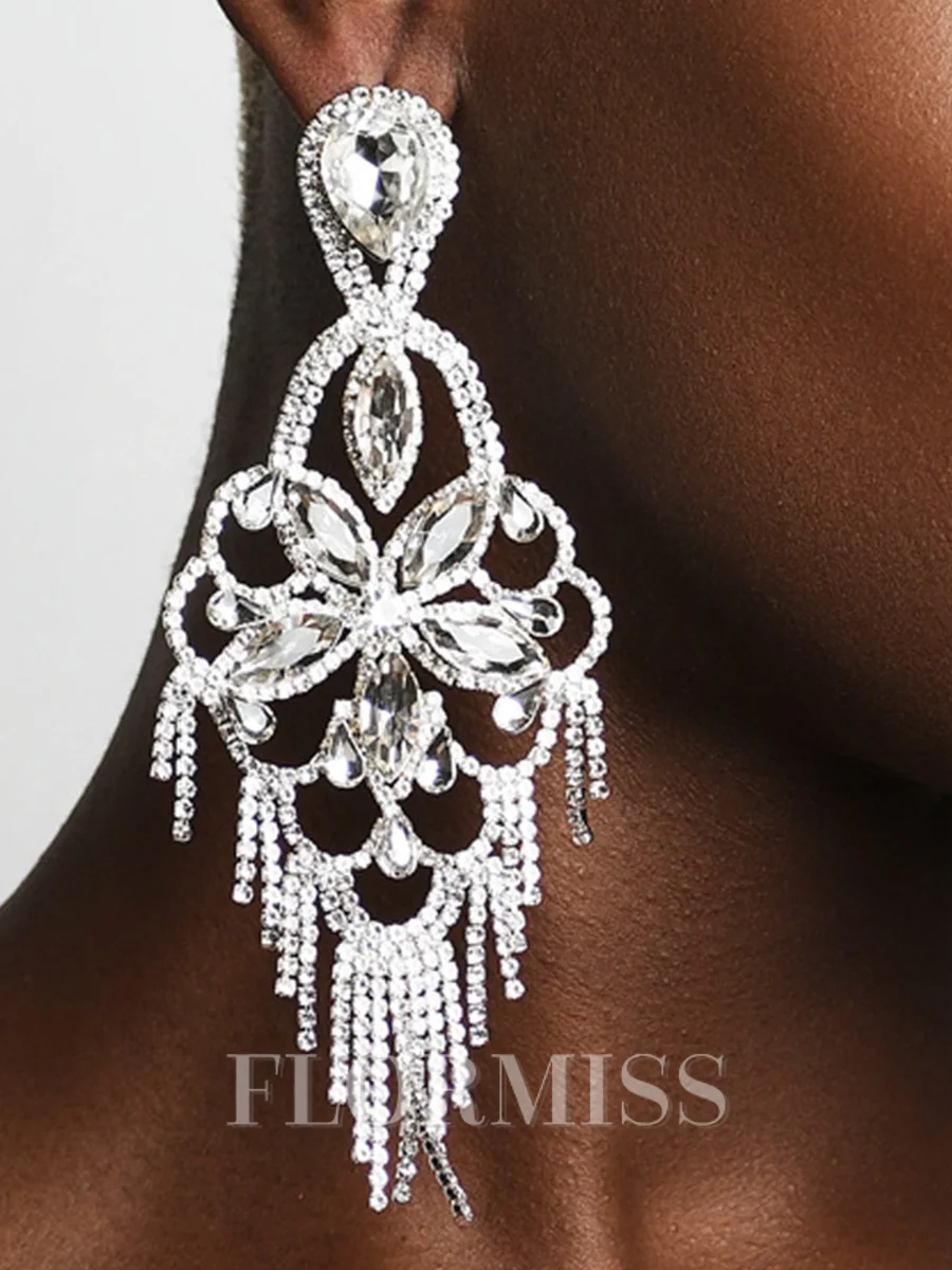 Luxurious Alloy With Rhinestone Earrings