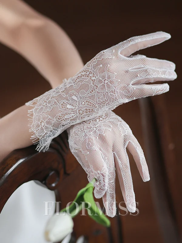 Pretty Lace Wrist Length Wedding Gloves