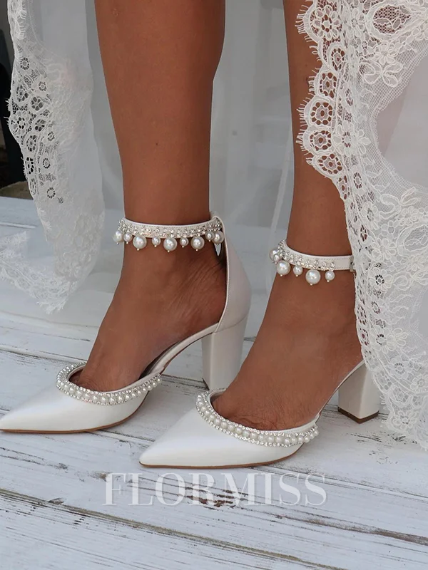 Women's PU With Pearl Closed Toe Chunky Heel Wedding Shoes