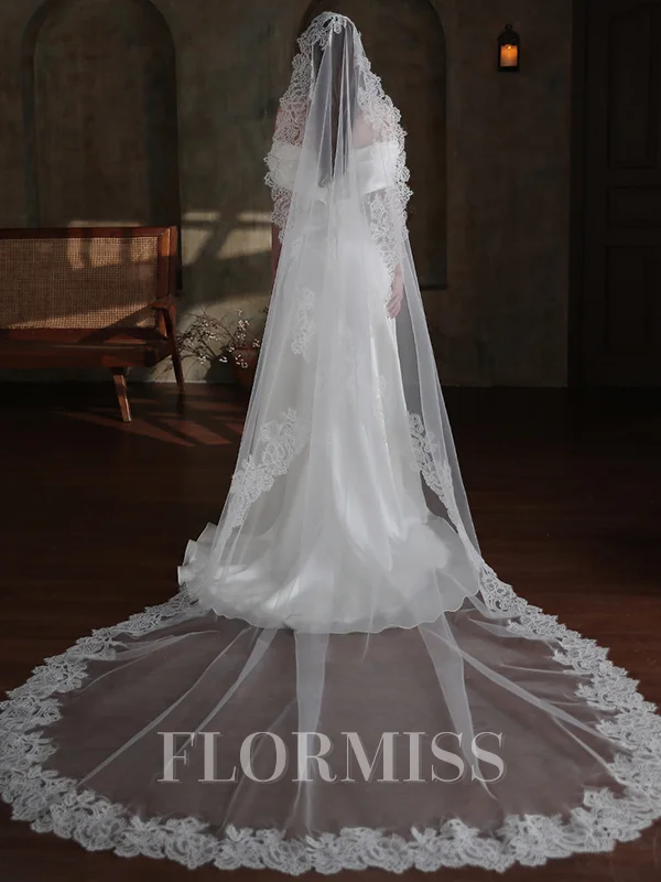 Luxurious Tulle One-Tier Cathedral Bridal Veils