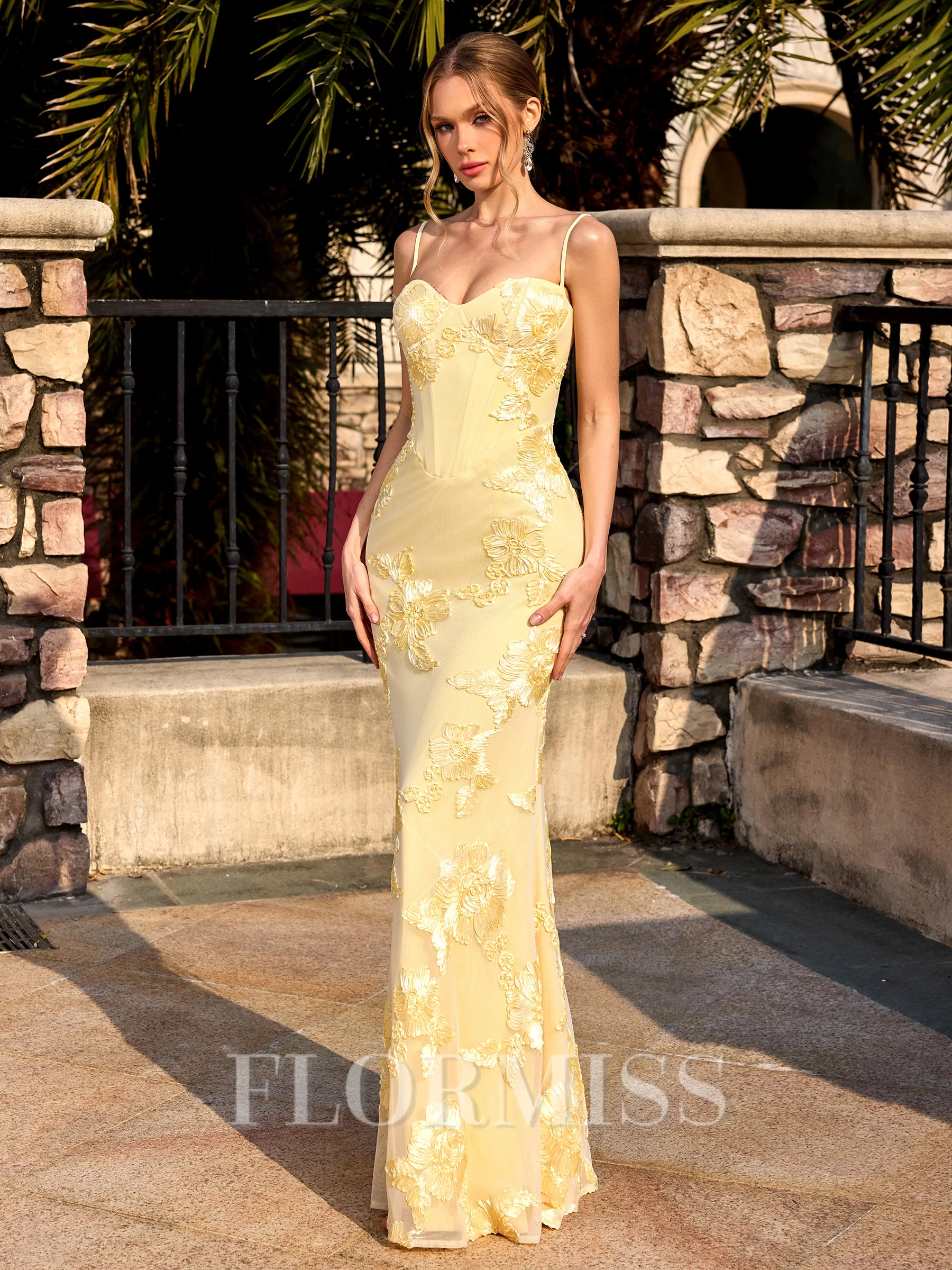 Sheath Spaghetti Straps Appliques Lace Floor-Length Lace Corset Prom Dress