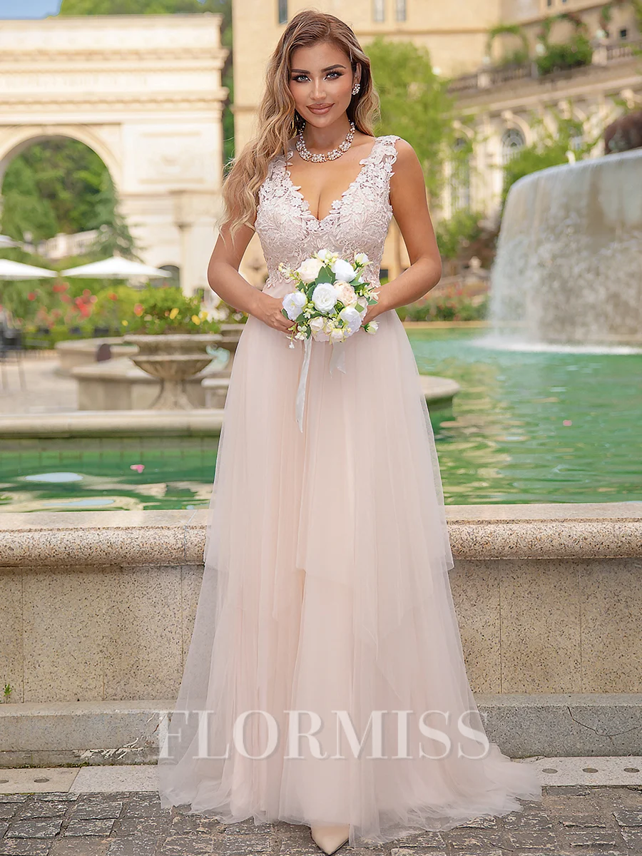 A-line/Princess Tulle V-neck Sleeveless Sweep Train Wedding Dress
