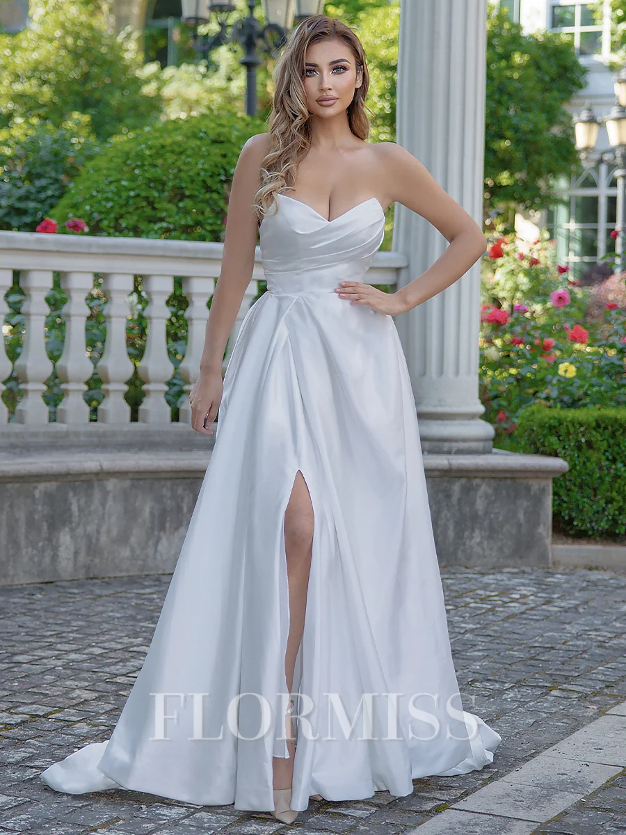 A-line/Princess Satin Sweetheart Sleeveless Chapel Train Wedding Dress