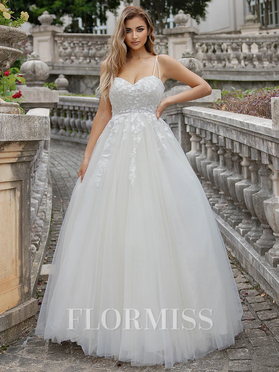 A-line/Princess Tulle Sweetheart Sleeveless Sweep Train Wedding Dress
