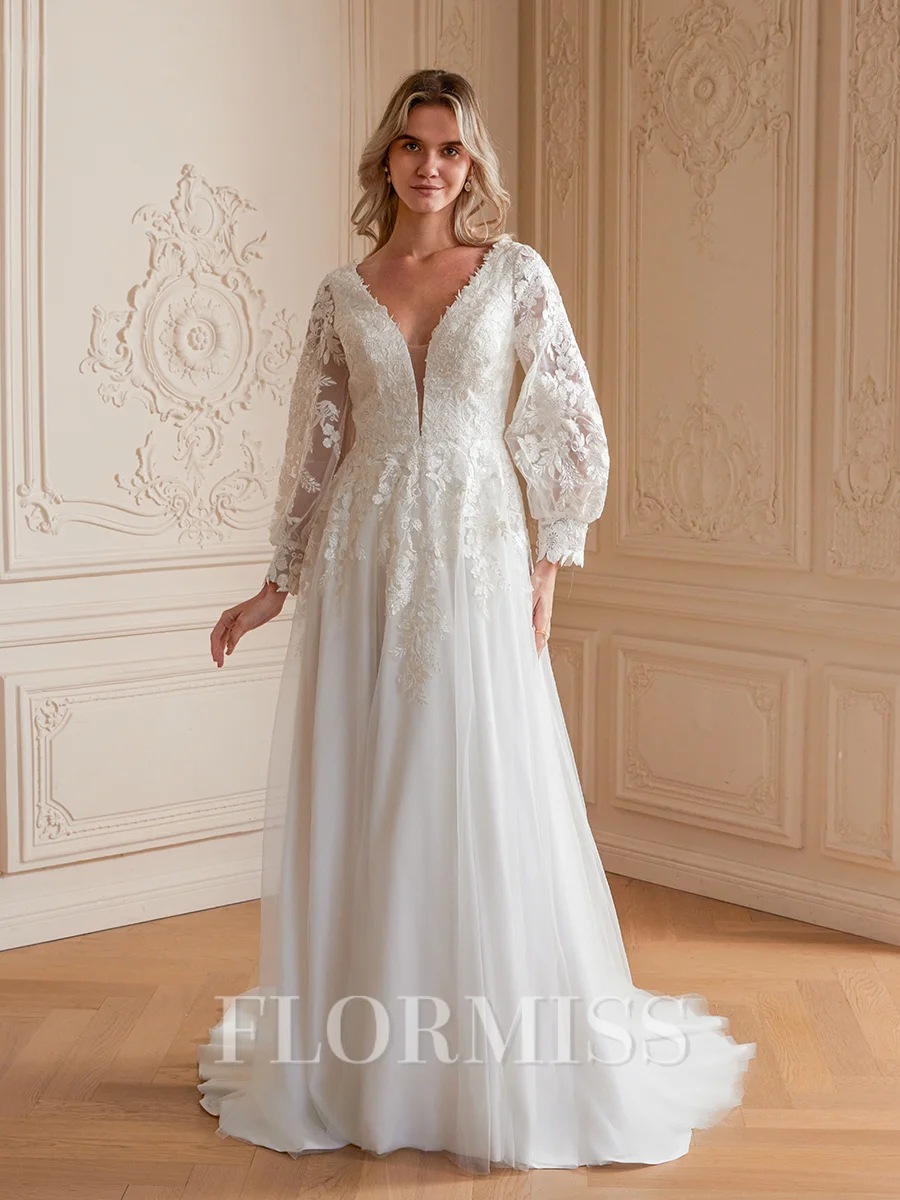 A-Line/Princess Tulle Lace V-neck Long Sleeves Court Train Wedding Dresses