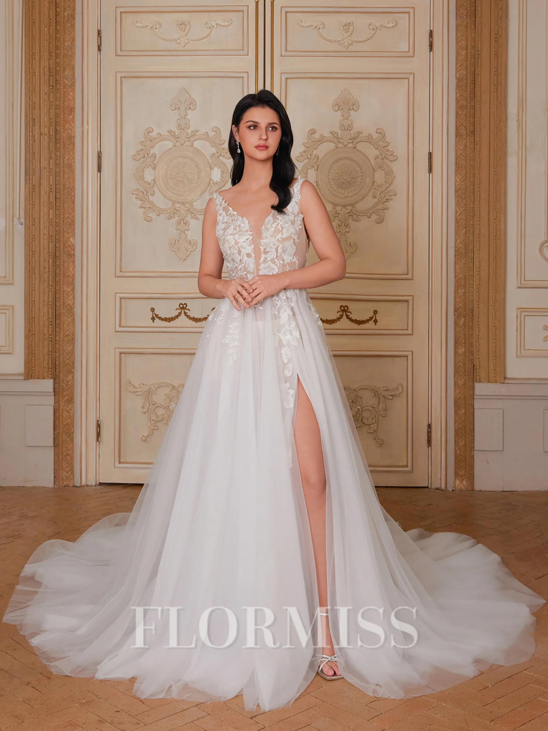A-line V-neck Appliques Lace Chapel Train Tulle Wedding Dress