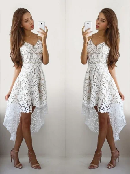 A-Line/Princess V-neck Short/Mini Lace Homecoming Dresses