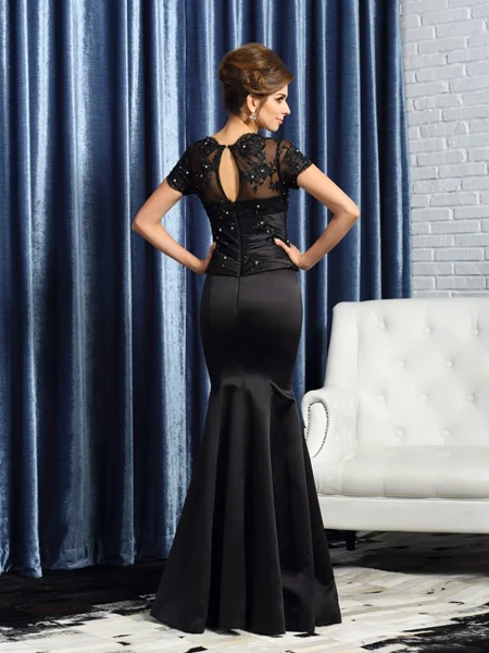 Trumpet/Mermaid V-neck...