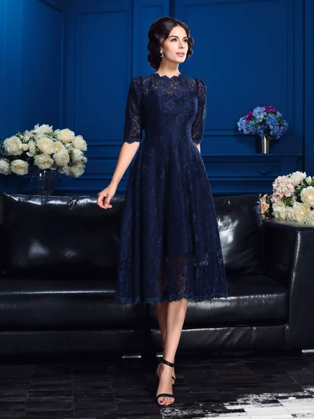 A-Line/Princess Jewel Tea-Length Lace Mother of the Bride Dresses With Lace