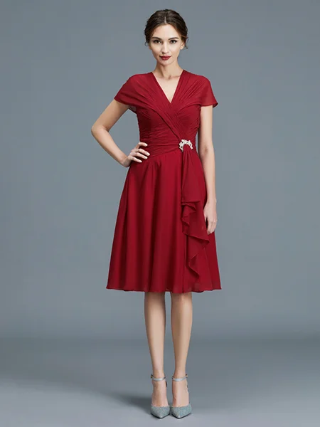A-Line/Princess V-neck Knee-Length Chiffon Mother of the Bride Dresses With Ruffles