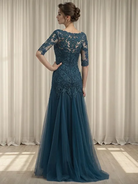 Sheath V-neck 1/2 Sleeves...