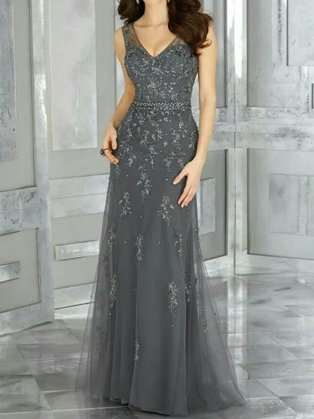 A-line V-neck Appliques Lace Sweep Train Tulle Mother of the Bride Dress