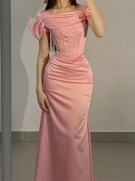 Sheath Square Pleated Sweep...